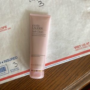Estée Lauder Soft Clean Moisture Rich Foaming Cleanser
